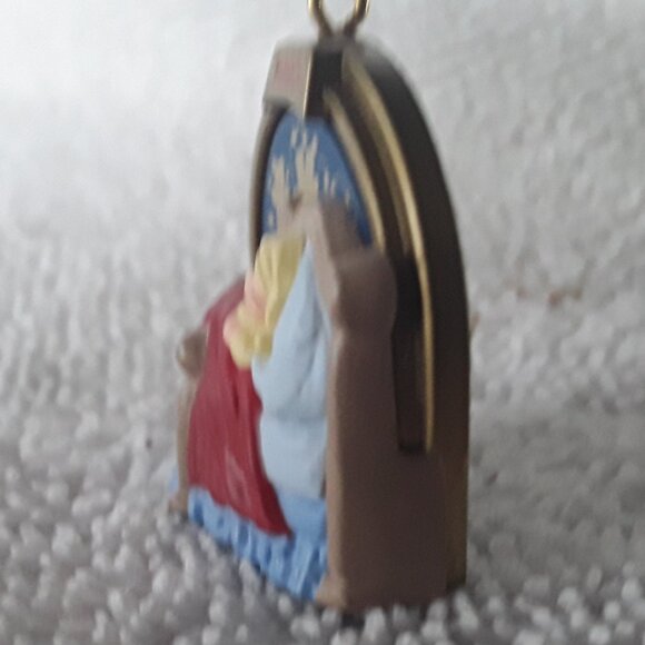 Hallmark Miniature Ornament- Sugarplum Dreams, 1995 in Box - Picture 3 of 5